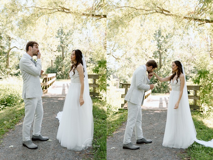 Cute first look reaction. Wedding first look ideas. Mariage à la Pointe-du-Moulin. Photographe mariage à Montréal. Pointe-du-Moulin wedding. Montreal wedding photographer.