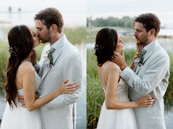 Dusk wedding photos. Lakefront wedding photos. Waterfront wedding photos. Romantic wedding photos. Mariage à la Pointe-du-Moulin. Photographe mariage à Montréal. Pointe-du-Moulin wedding. Montreal wedding photographer.