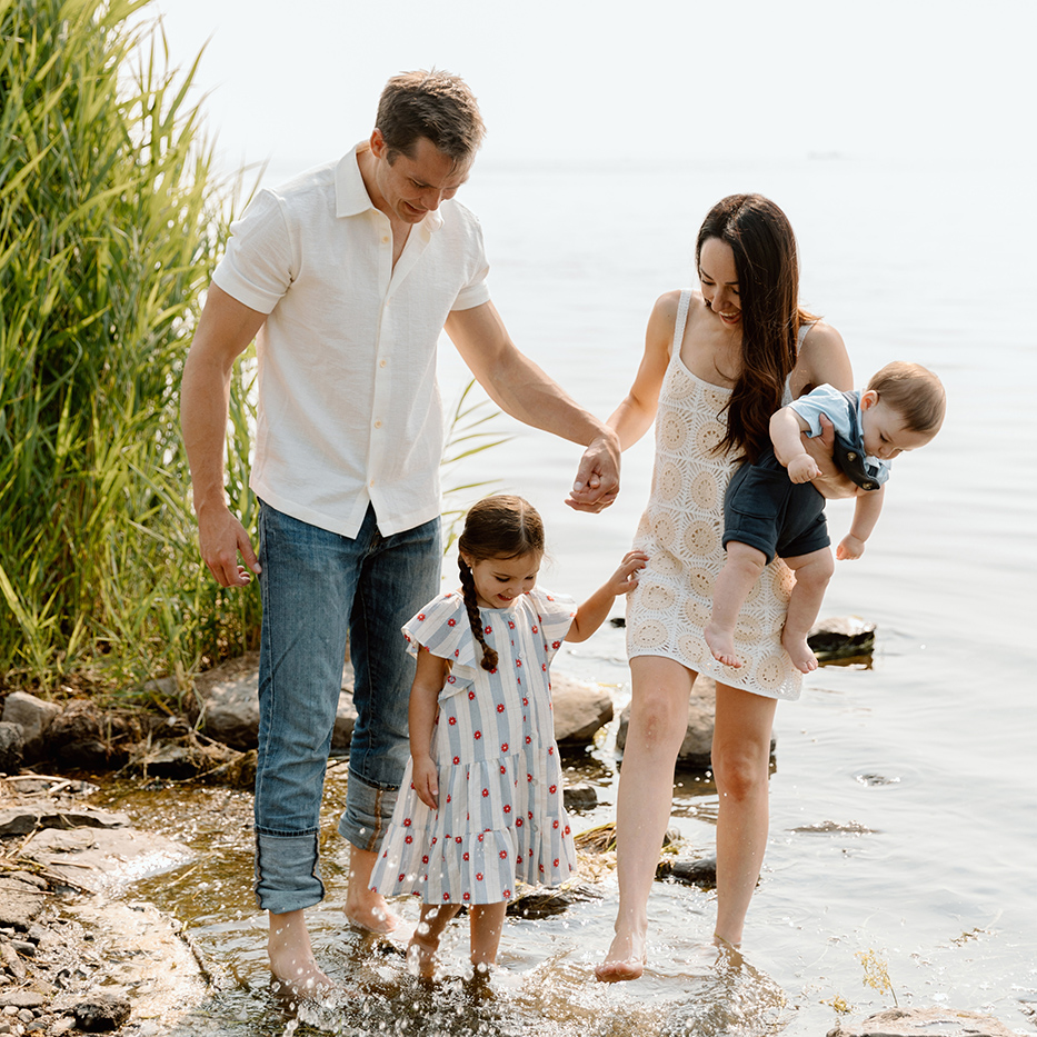 Photographe de famille à Montréal. Photo de famille à Montréal. Séance familiale à Montréal. Montreal family photographer. Montreal family photos. Montreal family session.