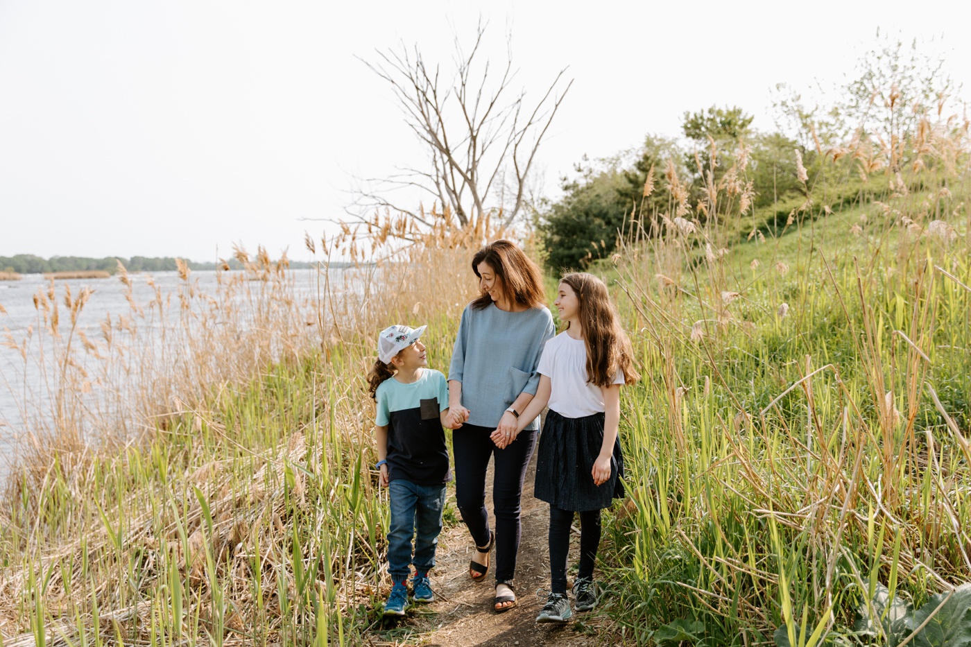 Photographe de famille à Montréal. Photos de famille lifestyle à Montréal. Montreal family photographer. Montreal lifestyle family photos.