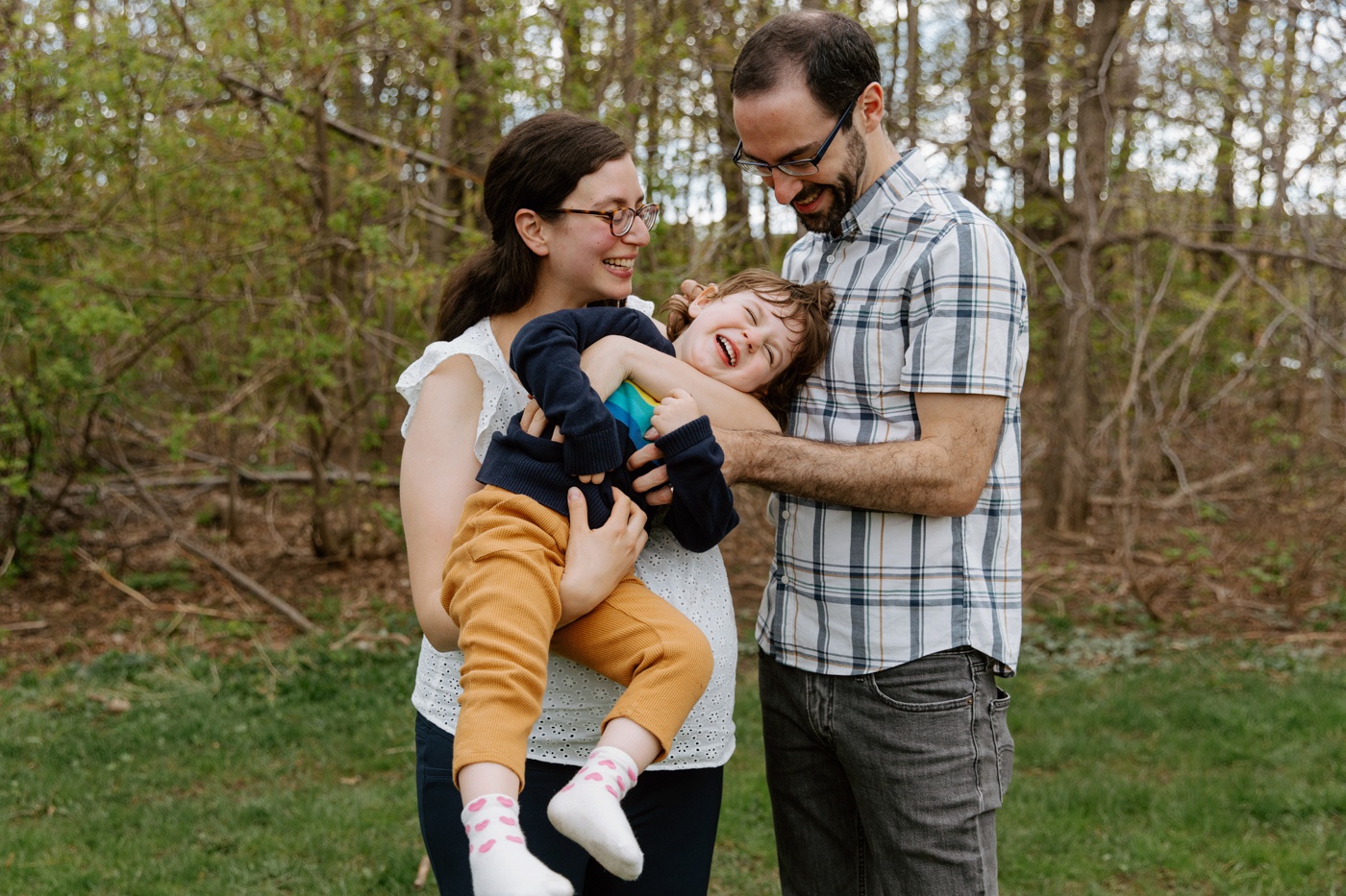 Photographe de famille à Montréal. Photos de famille lifestyle à Montréal. Montreal family photographer. Montreal lifestyle family photos.