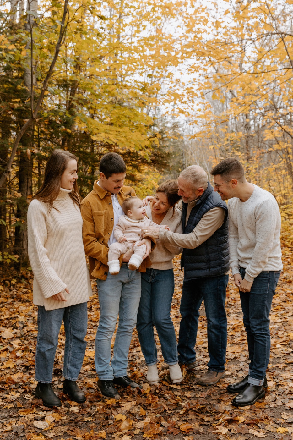 Photographe de famille à Montréal. Photos de famille lifestyle à Montréal. Montreal family photographer. Montreal lifestyle family photos.