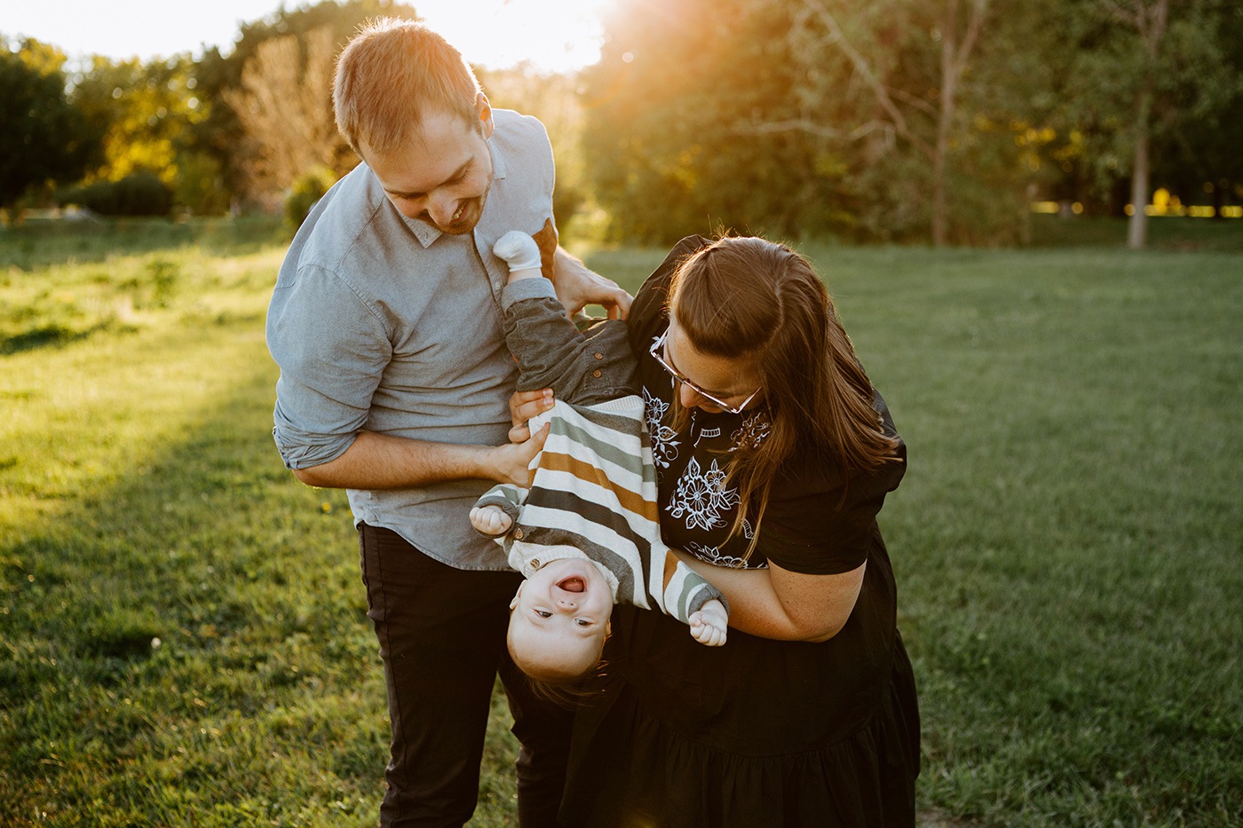 Photographe de famille à Montréal. Photos de famille à Montréal. Photographe lifestyle à Montréal. Photos de famille extérieure à Montréal. Montreal family photographer. Montreal family photos. Montreal lifestyle photographer. Montreal outdoor family photos.