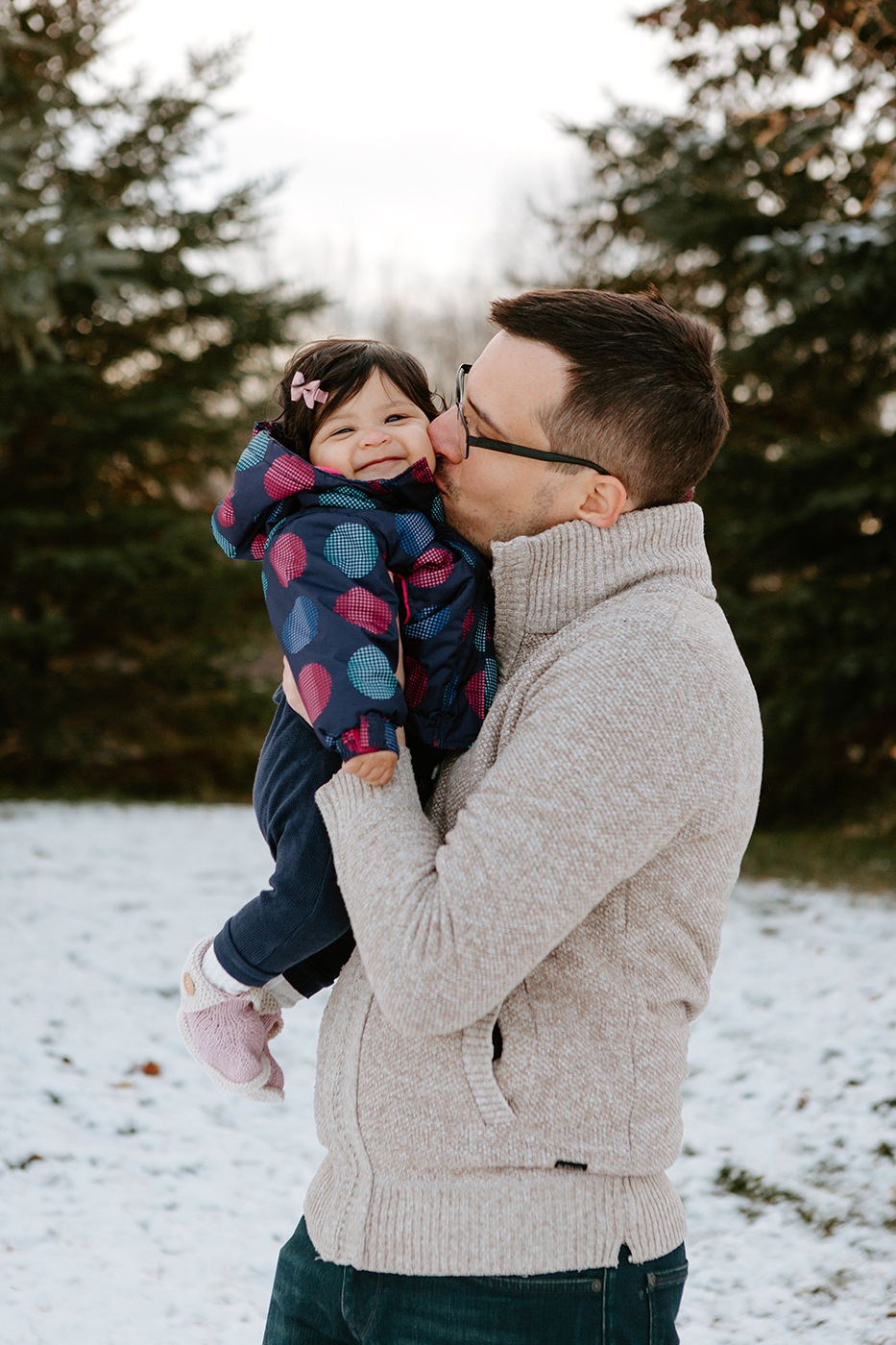 Photographe de famille à Montréal. Photos de famille à Montréal. Photographe lifestyle à Montréal. Photos de famille en hiver à Montréal. Montreal family photographer. Montreal family photos. Montreal lifestyle photographer. Montreal winter family photos.