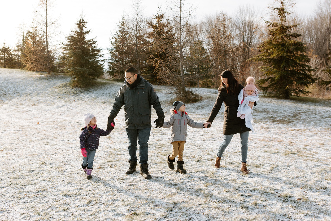 Photographe de famille à Montréal. Photos de famille à Montréal. Photographe lifestyle à Montréal. Photos de famille en hiver à Montréal. Montreal family photographer. Montreal family photos. Montreal lifestyle photographer. Montreal winter family photos.