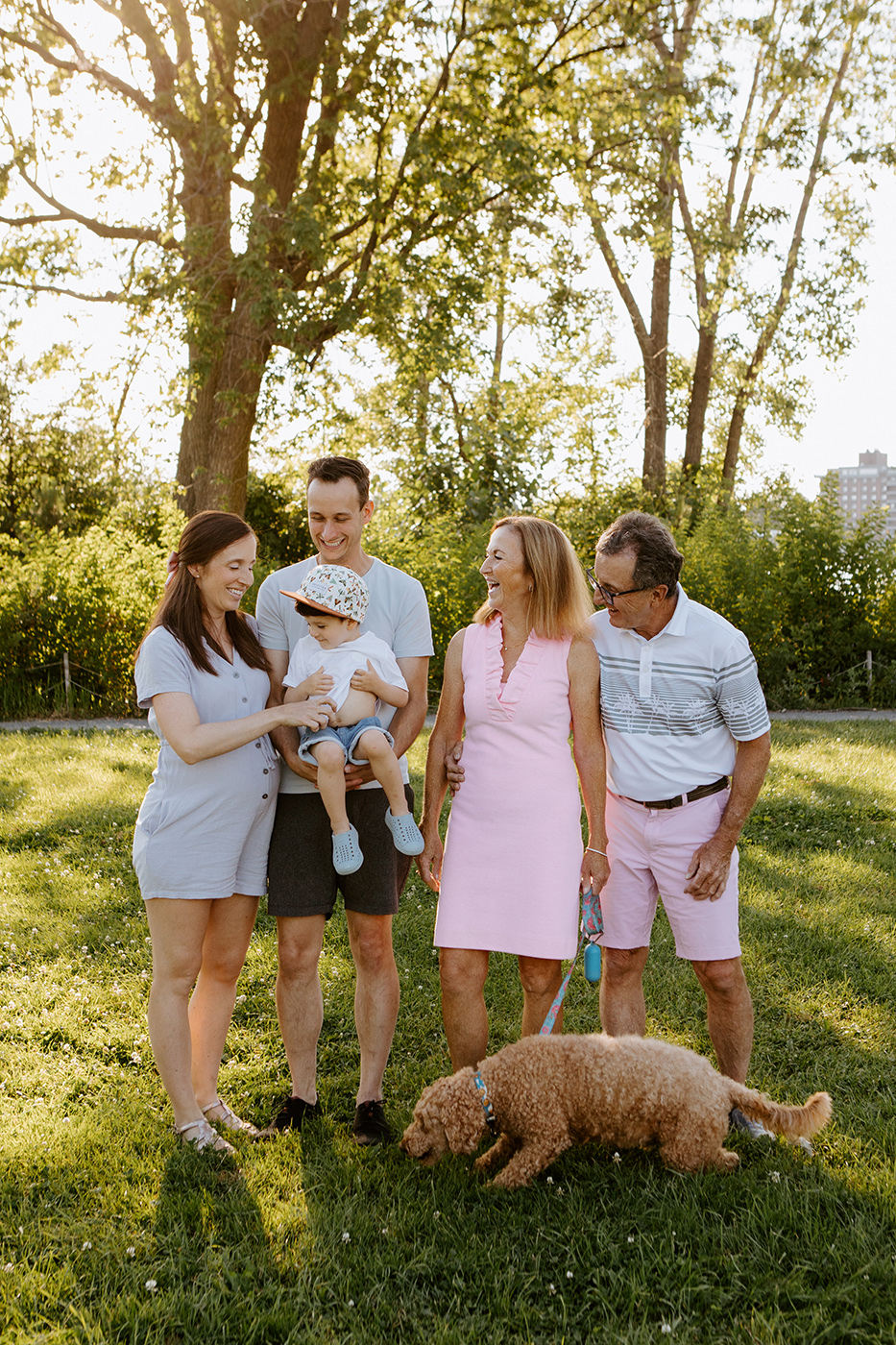 Photographe de famille à Montréal. Photo de famille à Montréal. Séance familiale à Montréal. Montreal family photographer. Montreal family photos. Montreal family session.