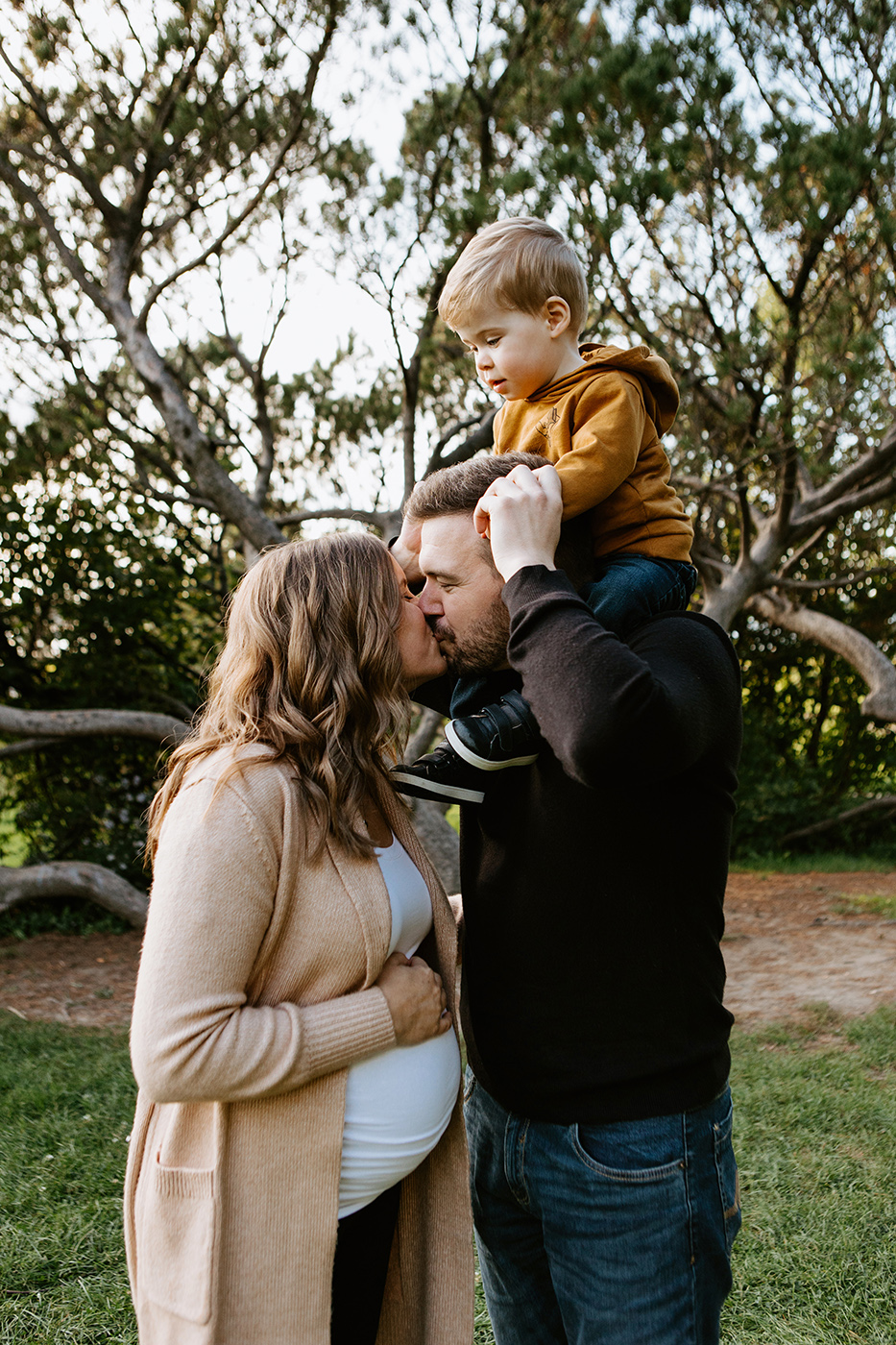 Photographe de famille à Montréal. Photo de famille à Montréal. Séance familiale à Montréal. Montreal family photographer. Montreal family photos. Montreal family session.