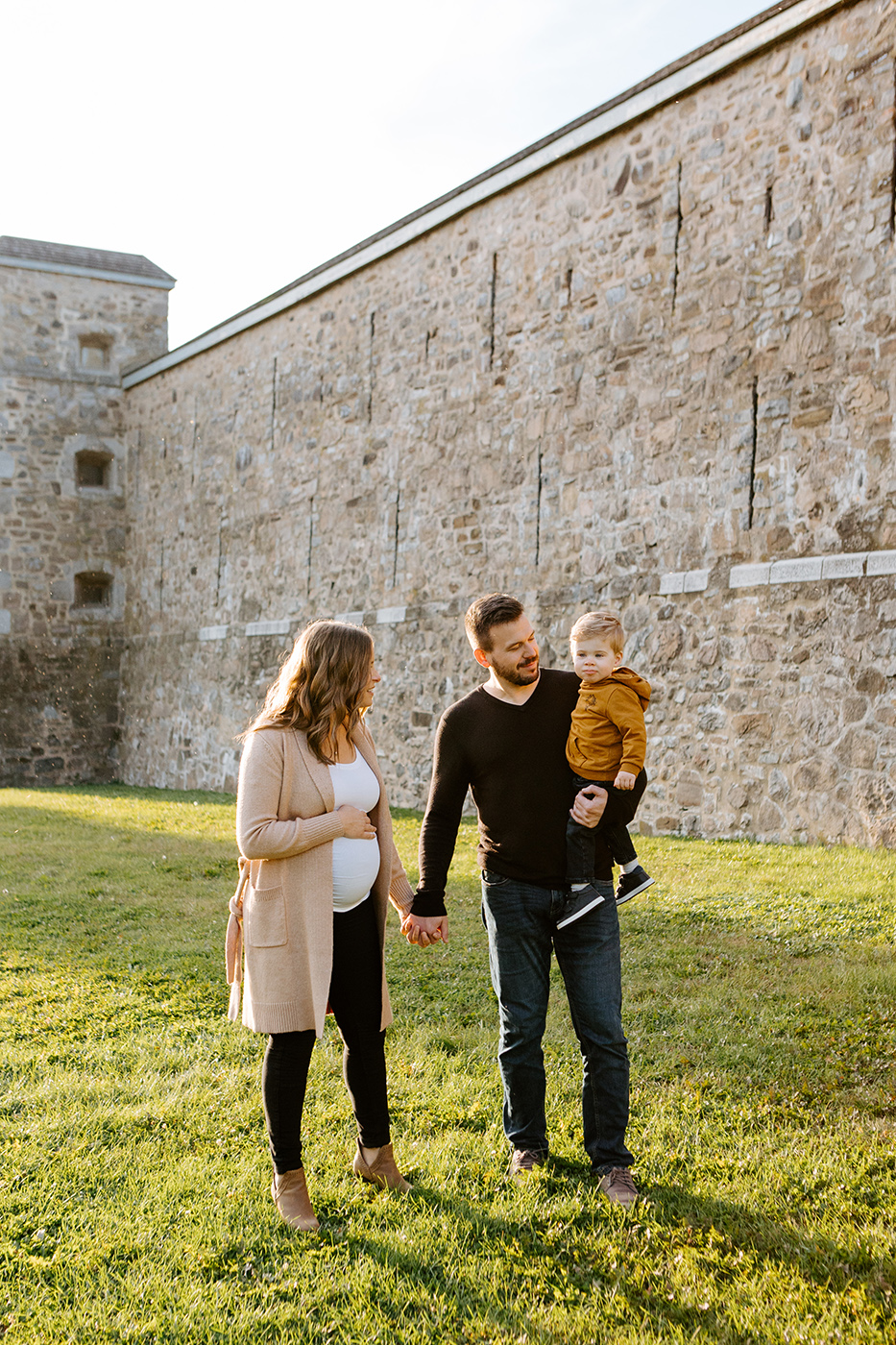 Photographe de famille à Montréal. Photo de famille à Montréal. Séance familiale à Montréal. Montreal family photographer. Montreal family photos. Montreal family session.