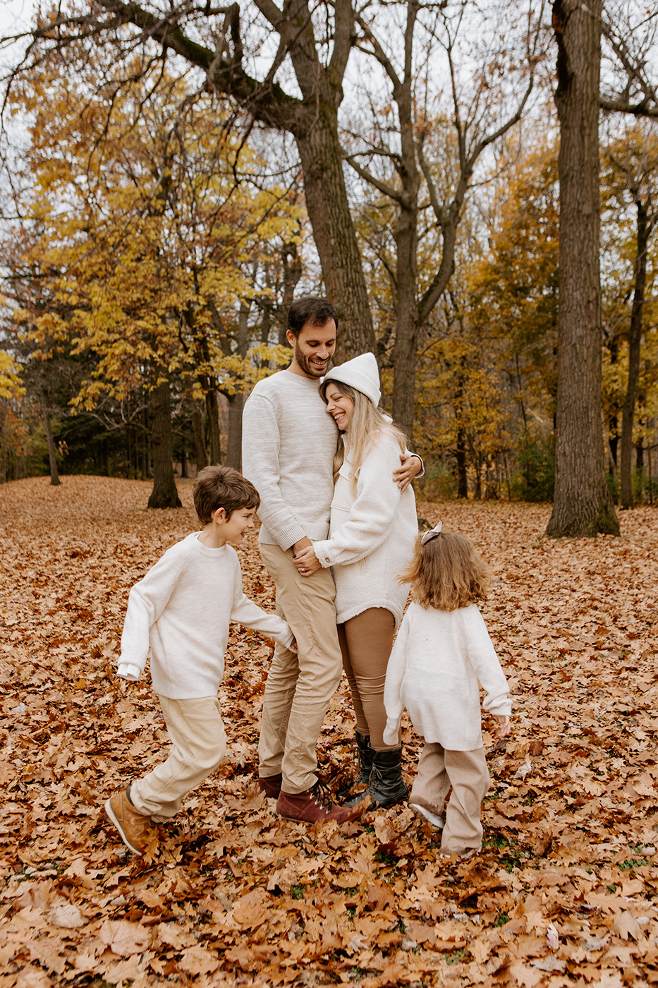 Photographe de famille à Montréal. Photo de famille à Montréal. Séance familiale à Montréal. Montreal family photographer. Montreal family photos. Montreal family session.