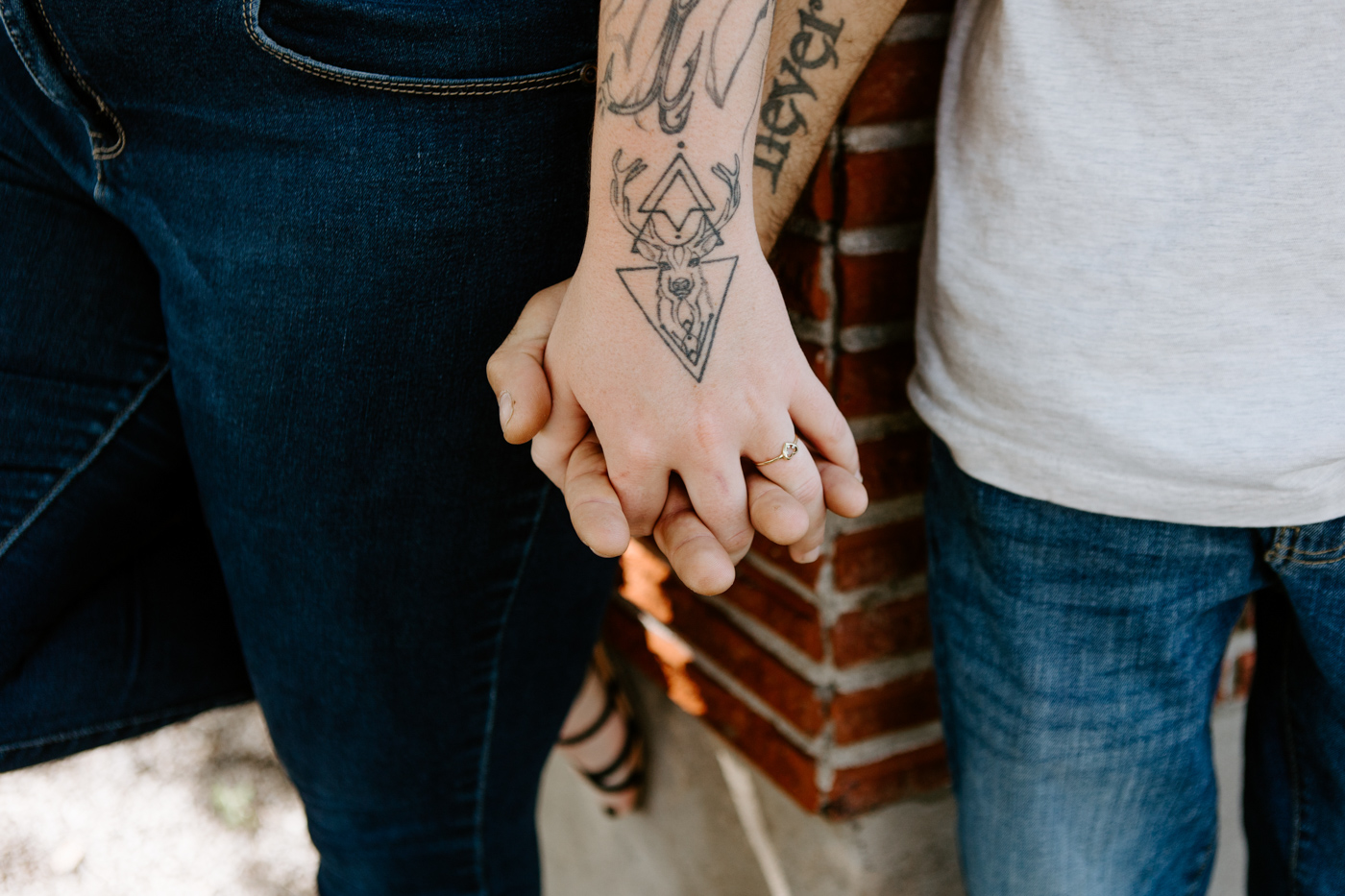 Photographe de fiançailles à Montréal. Photographe de couple à Montréal. Photos de fiançailles à Montréal. Photos de couple à Montréal. Séance fiançailles à Montréal. Séance de couple à Montréal. Montreal engagement photographer. Montreal couple photographer. Montreal engagement photos. Montreal couple photos. Montreal engagement session. Montreal couple session.