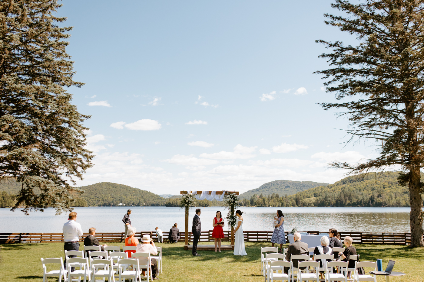 Forest wedding photos. Woodland wedding photos. Mountain wedding photos. Photographe de mariage à Mont-Tremblant. Mariage Le Grand Lodge Mont-Tremblant. Mont-Tremblant wedding photographer. Tremblant wedding photos.