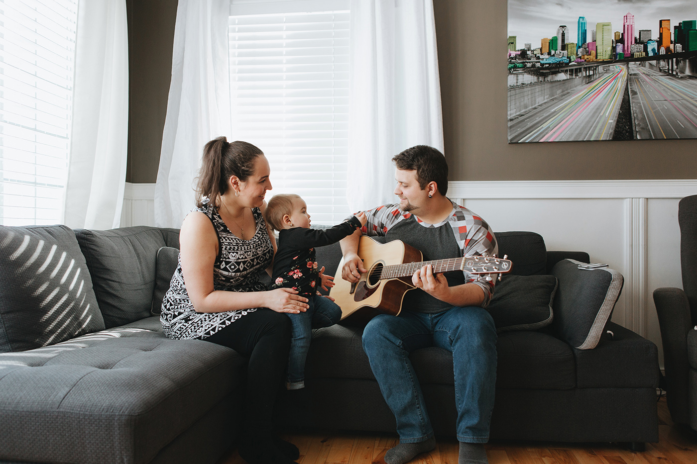 Photographe famille à Montréal. Séance photo famille à Montréal. Photographe lifestyle Montréal. Photographe enfant Montréal. Photographe Smash the Cake Smash Montréal. Séance photo Smash the Cake à Montréal. Montreal family photographer. Montreal Smash the Cake Smash photographer. Montreal family photoshoot. Montreal children photoshoot. Montreal lifestyle photographer. Montreal Smash the Cake photoshoot