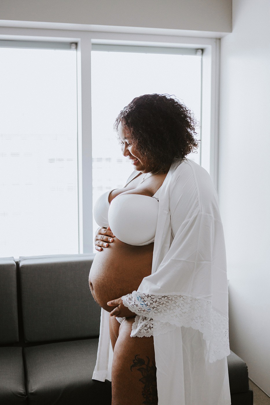 Photographe maternité à Montréal. Séance photo maternité à Montréal. Photographe grossesse Montréal. Montreal maternity photographer. Montreal pregnancy photographer. Montreal maternity photoshoot.