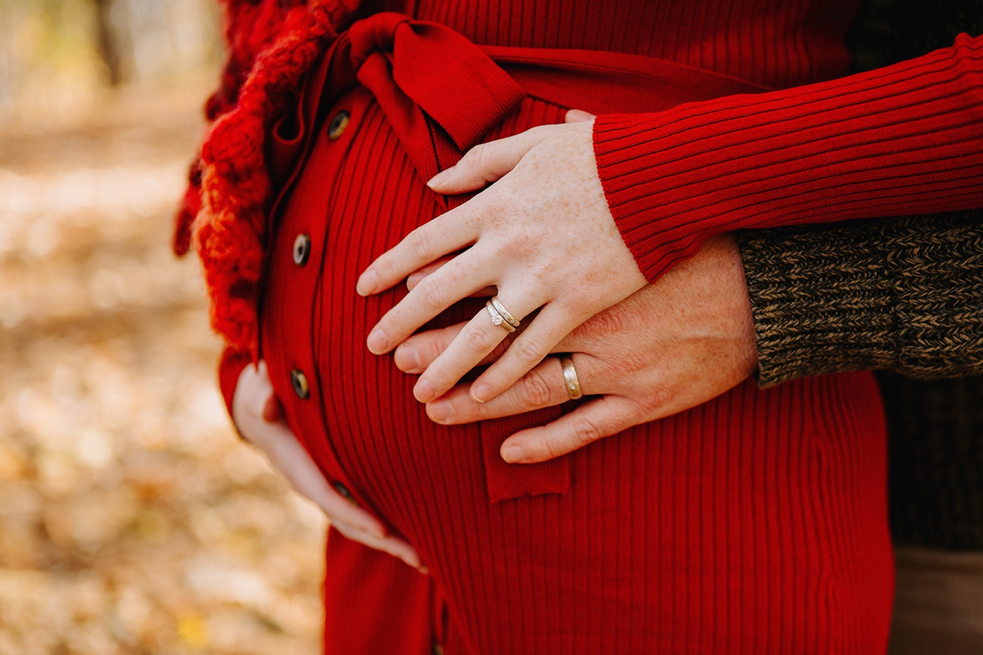 Séance maternité en automne à Montréal. Photoshoot d'automne Montréal. Photographe de maternité à Montréal. Montreal maternity photographer. Montreal fall photoshoot. Lisa-Marie Savard Photographie