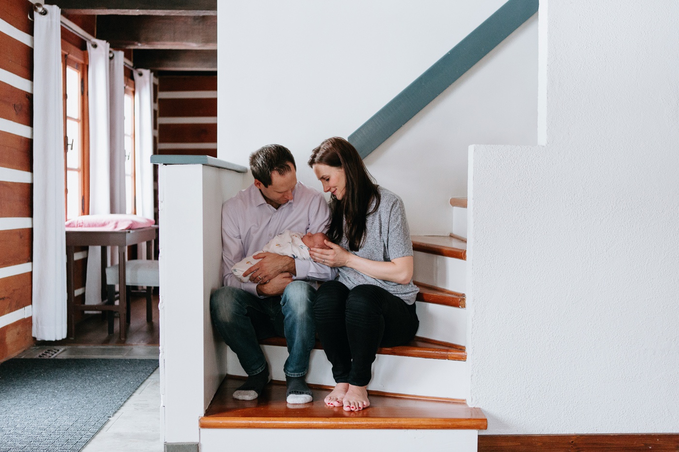 Photographe de nouveau-né à domicile à Montréal. Séance photo nouveau-né à Montréal. Photo nouveau-né lifestyle à Montréal. Montreal newborn photographer. Montreal lifestyle newborn photoshoot. Montreal in-home newborn session.