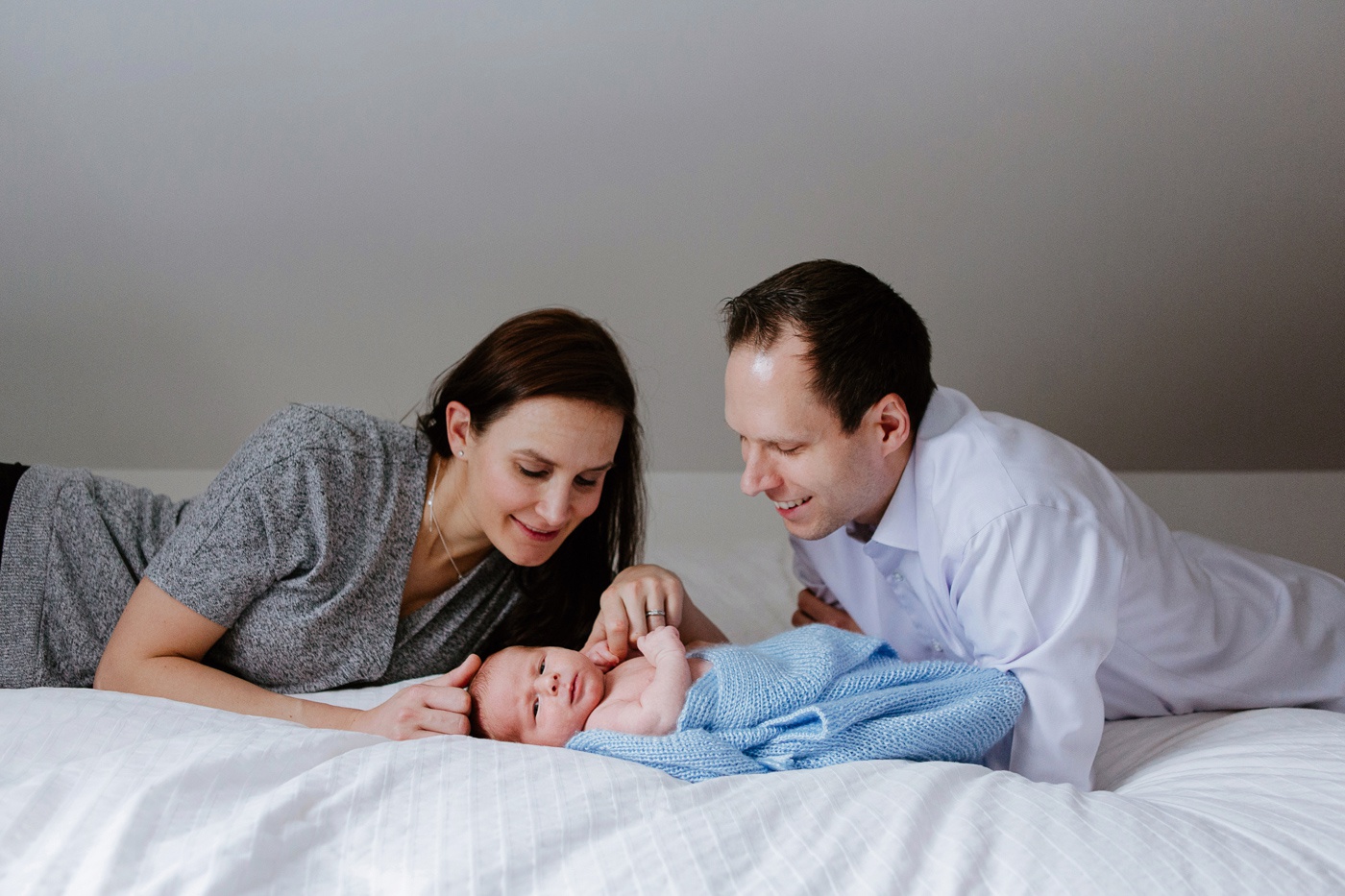 Photographe de nouveau-né à domicile à Montréal. Séance photo nouveau-né à Montréal. Photo nouveau-né lifestyle à Montréal. Montreal newborn photographer. Montreal lifestyle newborn photoshoot. Montreal in-home newborn session.