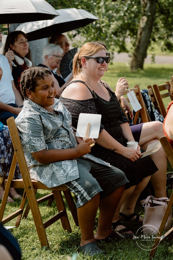 Same sex wedding photos. Lesbian wedding photos. Two brides wedding photos. Orchard wedding photos. Mariage au Verger Jude-Pomme. Photographe mariage LGBTQ+ à Montréal. Montreal LGBTQ+ wedding photographer. 