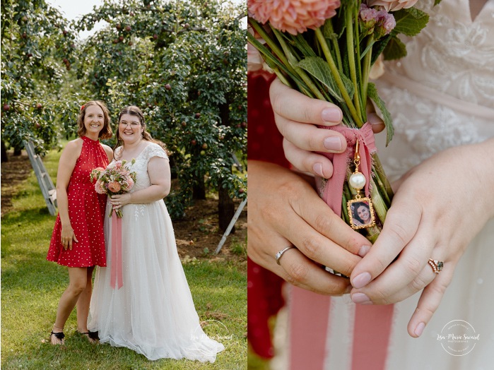 Same sex wedding photos. Lesbian wedding photos. Two brides wedding photos. Orchard wedding family photos. Mariage au Verger Jude-Pomme. Photographe mariage LGBTQ+ à Montréal. Montreal LGBTQ+ wedding photographer. 