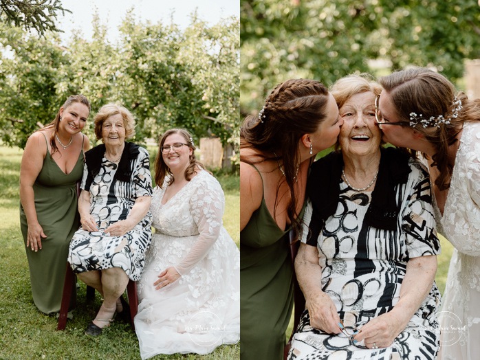 Same sex wedding photos. Lesbian wedding photos. Two brides wedding photos. Orchard wedding family photos. Mariage au Verger Jude-Pomme. Photographe mariage LGBTQ+ à Montréal. Montreal LGBTQ+ wedding photographer. 