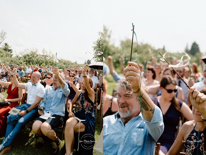 Same sex wedding photos. Lesbian wedding photos. Two brides wedding photos. Orchard wedding photos. Mariage au Verger Jude-Pomme. Photographe mariage LGBTQ+ à Montréal. Montreal LGBTQ+ wedding photographer. 