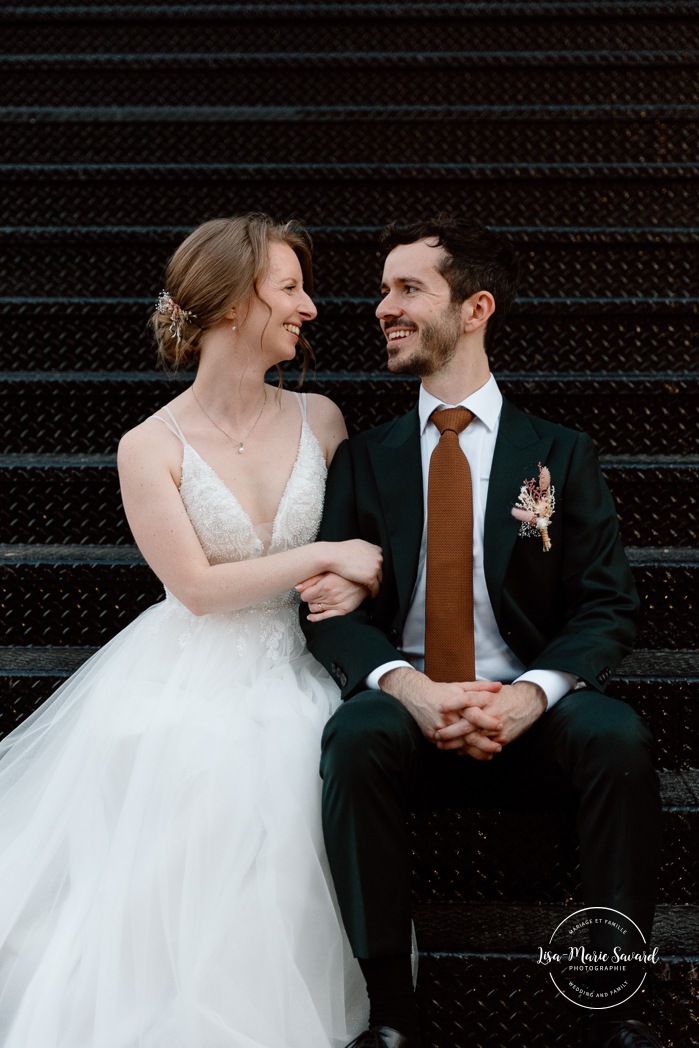 Urban wedding photo. Downtown wedding photos. Romantic wedding photos. Mariage à l'Ambroiserie à Montréal. Photographe de mariage à Montréal. Montreal wedding photographer. Photographe Petite-Bourgogne. Photographe Saint-Henri.