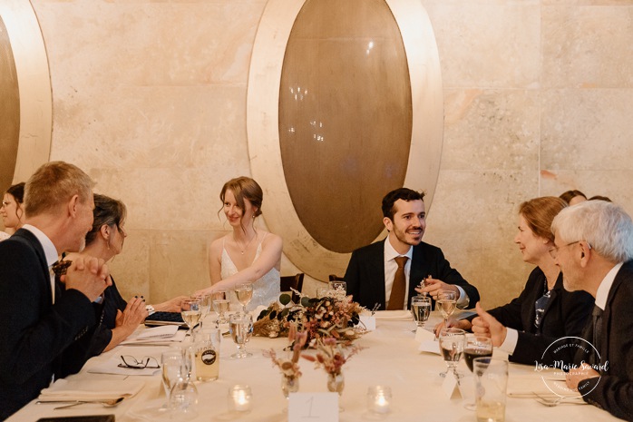 Wedding reception in old restaurant. Mariage à l'Ambroisie à Montréal. Photographe de mariage à Montréal. Montreal wedding photographer. Photographe Petite-Bourgogne. Photographe Saint-Henri.