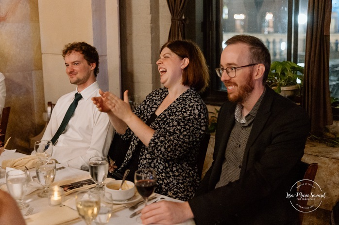 Funny wedding speeches photos. Wedding reception in old restaurant. Mariage à l'Ambroisie à Montréal. Photographe de mariage à Montréal. Montreal wedding photographer. Photographe Petite-Bourgogne. Photographe Saint-Henri.