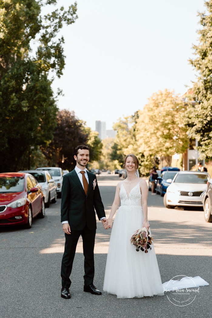 Urban wedding photo. Downtown wedding photos. Romantic wedding photos. Mariage à l'Ambroisie à Montréal. Photographe de mariage à Montréal. Montreal wedding photographer. Photos parc des Éclusiers. Photographe Petite-Bourgogne. Photographe Saint-Henri.