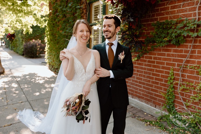 Urban wedding photo. Downtown wedding photos. Romantic wedding photos. Mariage à l'Ambroisie à Montréal. Photographe de mariage à Montréal. Montreal wedding photographer. Photos parc des Éclusiers. Photographe Petite-Bourgogne. Photographe Saint-Henri.