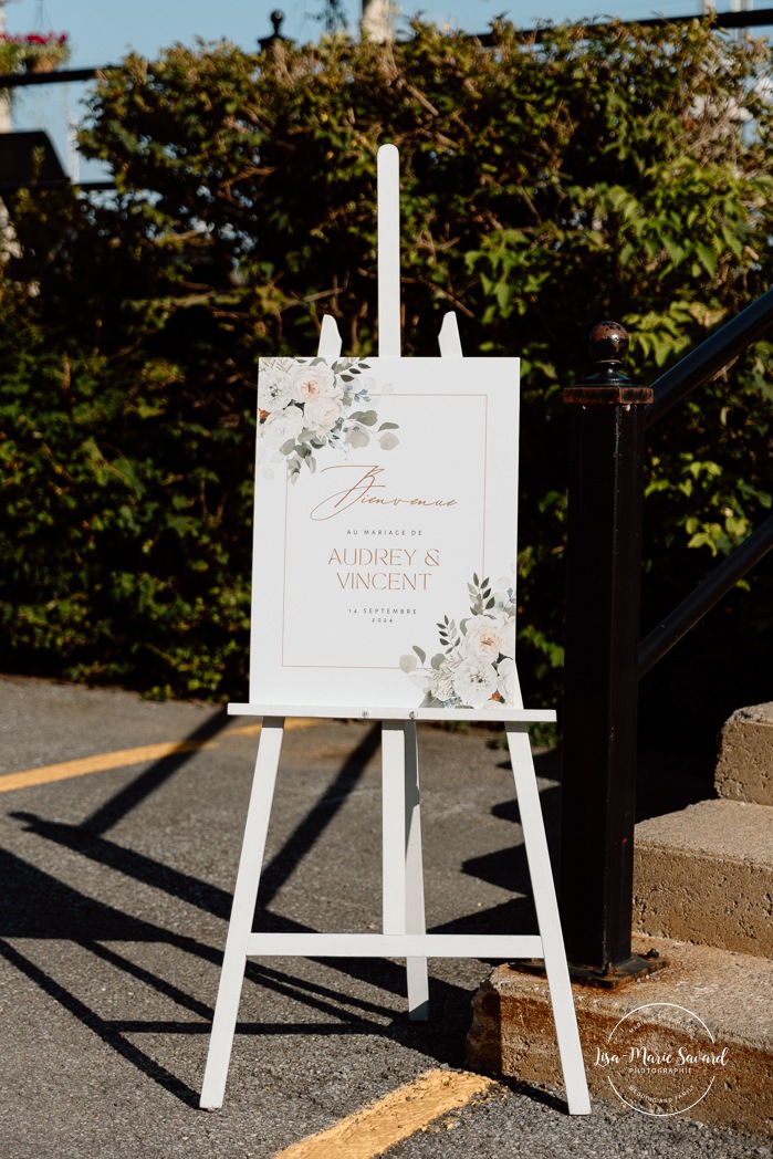 Urban wedding ceremony. Outdoor wedding ceremony in the city. Mariage à l'Ambroisie à Montréal. Photographe de mariage à Montréal. Montreal wedding photographer.