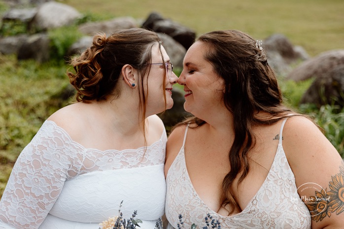 Two brides wedding photos. Same sex wedding photos. Plus size brides wedding photos. Mariage avec deux femmes. Mariage LGBTQ+ au Saguenay-Lac-Saint-Jean. Photographe de mariage au Saguenay.