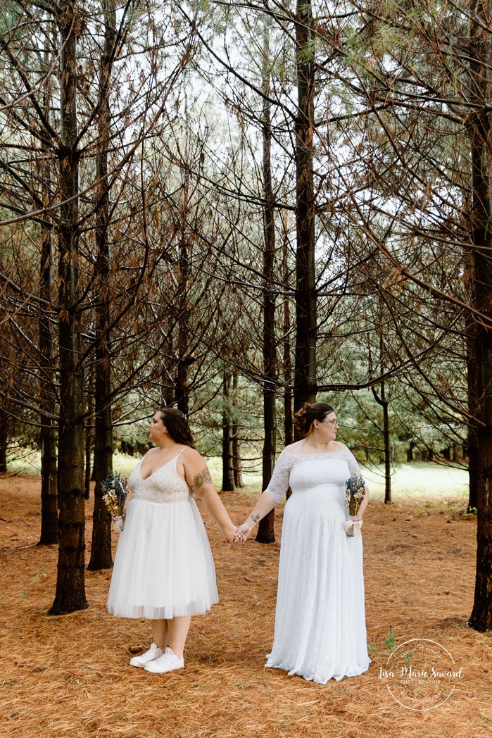 Two brides wedding photos. Same sex wedding photos. Plus size brides wedding photos. Mariage avec deux femmes. Mariage LGBTQ+ au Saguenay-Lac-Saint-Jean. Photographe de mariage au Saguenay.