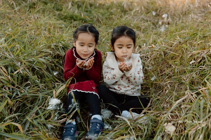 Fall family photos. Colorful fall family session. Mini séance d'automne à Montréal. Photos de famille en automne à Montréal. Montreal fall mini session. Montreal fall family photos.