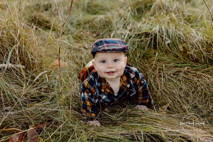 Fall family photos. Colorful fall family session. Mini séance d'automne à Montréal. Photos de famille en automne à Montréal. Montreal fall mini session. Montreal fall family photos.