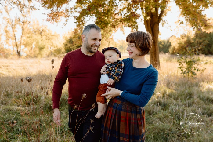 Fall family photos. Colorful fall family session. Mini séance d'automne à Montréal. Photos de famille en automne à Montréal. Montreal fall mini session. Montreal fall family photos.