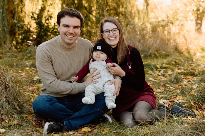 Fall family photos. Colorful fall family session. Mini séance d'automne à Montréal. Photos de famille en automne à Montréal. Montreal fall mini session. Montreal fall family photos.