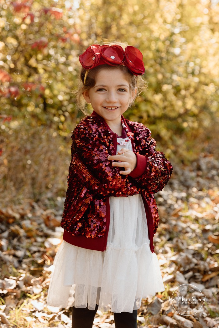 Fall family photos. Colorful fall family session. Mini séance d'automne à Montréal. Photos de famille en automne à Montréal. Montreal fall mini session. Montreal fall family photos.