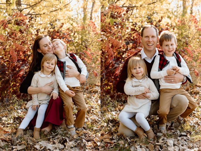 Fall family photos. Colorful fall family session. Mini séance d'automne à Montréal. Photos de famille en automne à Montréal. Montreal fall mini session. Montreal fall family photos.