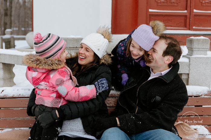 Photographe de famille à Montréal. Séance photo famille Montréal. Photos d'enfants Montréal. Montreal family photographer. Montreal family photoshoot. Montreal family photos.