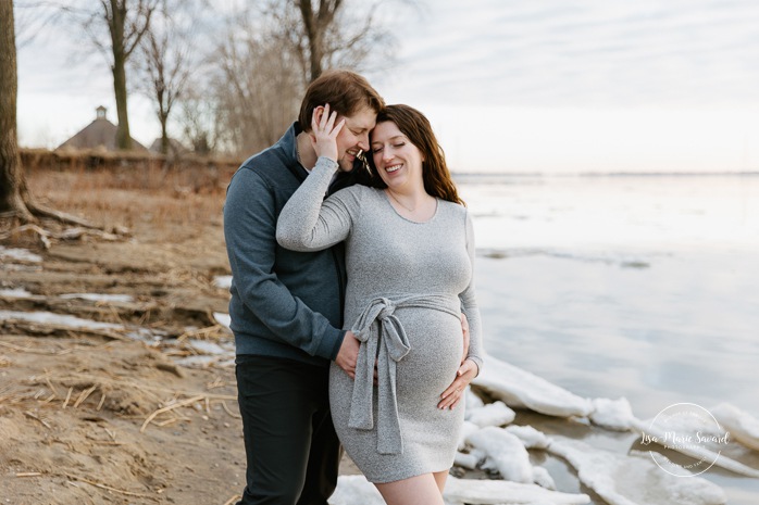 Photographe de maternité à Montréal. Séance photo maternité Montréal. Photos grossesse Montréal. Montreal maternity photographer. Montreal maternity photoshoot. Montreal pregnancy photos.