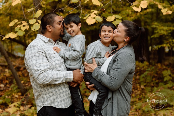 Photographe de famille à Montréal. Séance photo famille Montréal. Photos d'enfants Montréal. Montreal family photographer. Montreal family photoshoot. Montreal family photos.