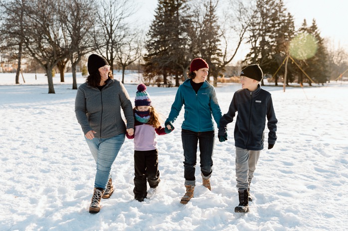 Photographe de famille à Montréal. Séance photo famille Montréal. Photos d'enfants Montréal. Montreal family photographer. Montreal family photoshoot. Montreal family photos.