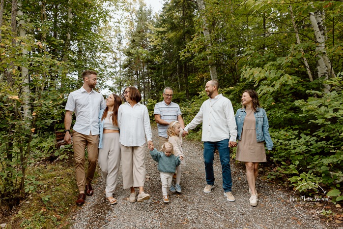 Photographe de famille à Montréal. Séance photo famille Montréal. Photos d'enfants Montréal. Montreal family photographer. Montreal family photoshoot. Montreal family photos.