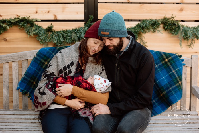 Photographe de nouveau-né à Montréal. Séance photo nouveau-né Montréal. Photos bébé naissant Montréal. Montreal newborn photographer. Montreal newborn photoshoot. Montreal baby photos.