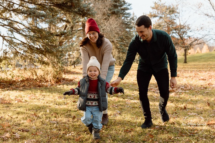 Photographe de famille à Montréal. Séance photo famille Montréal. Photos d'enfants Montréal. Montreal family photographer. Montreal family photoshoot. Montreal family photos.