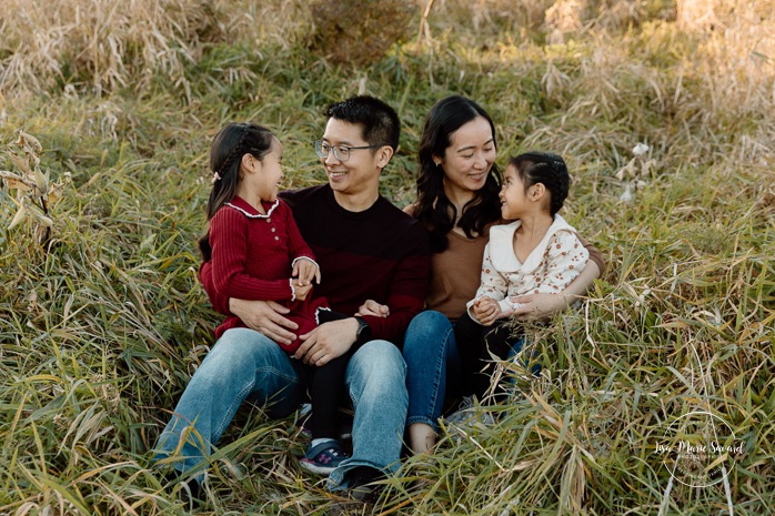 Photographe de famille à Montréal. Séance photo famille Montréal. Photos d'enfants Montréal. Montreal family photographer. Montreal family photoshoot. Montreal family photos.