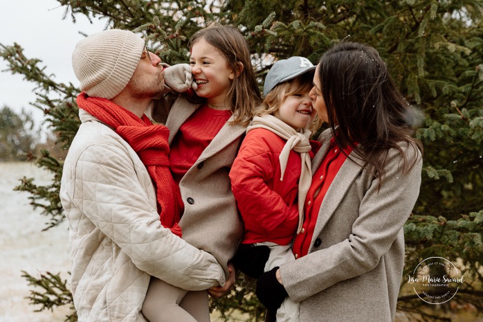 Photographe de famille à Montréal. Séance photo famille Montréal. Photos d'enfants Montréal. Montreal family photographer. Montreal family photoshoot. Montreal family photos.