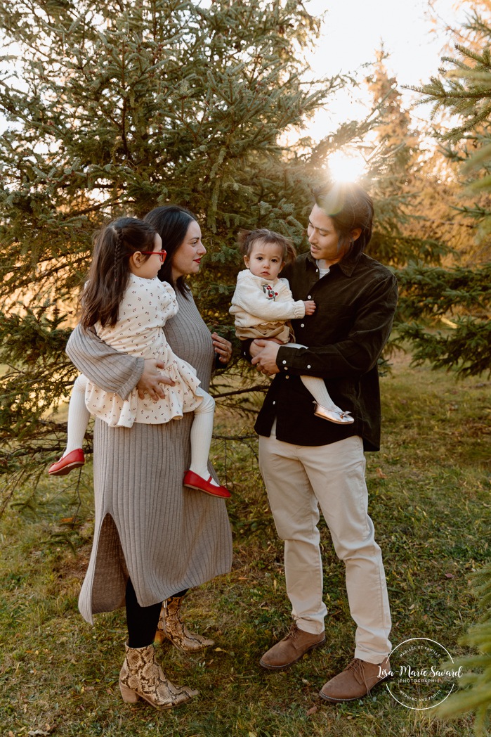 Photographe de famille à Montréal. Séance photo famille Montréal. Photos d'enfants Montréal. Montreal family photographer. Montreal family photoshoot. Montreal family photos.