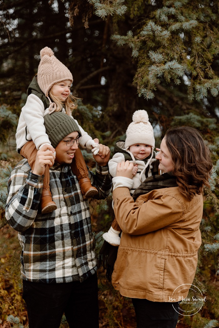 Photographe de famille à Montréal. Séance photo famille Montréal. Photos d'enfants Montréal. Montreal family photographer. Montreal family photoshoot. Montreal family photos.