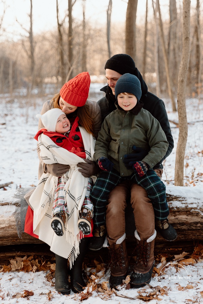 Photographe de famille à Montréal. Séance photo famille Montréal. Photos d'enfants Montréal. Montreal family photographer. Montreal family photoshoot. Montreal family photos.